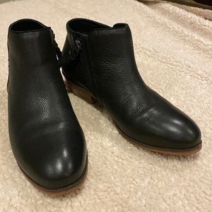 Softwalk Rocklin bootie 7 1/2 M black. NWT